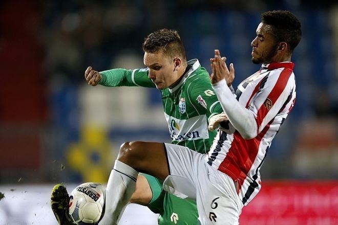 个国家担任 个国家担任